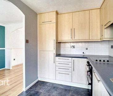 3 bedroom end of terrace house to rent - Photo 1