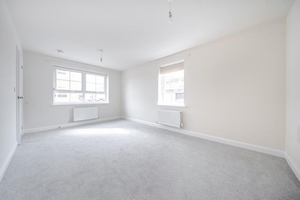 3 bedroom detached house to rent - Photo 1