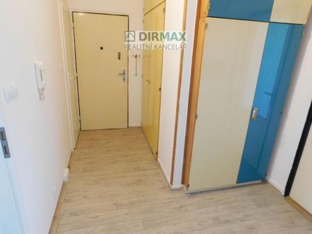Pronájem bytu 2+1 62 m2 - Fotografie 2
