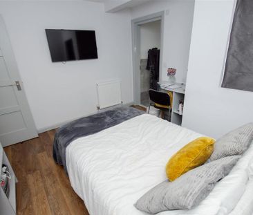 6 bedroom house to rent - Photo 3