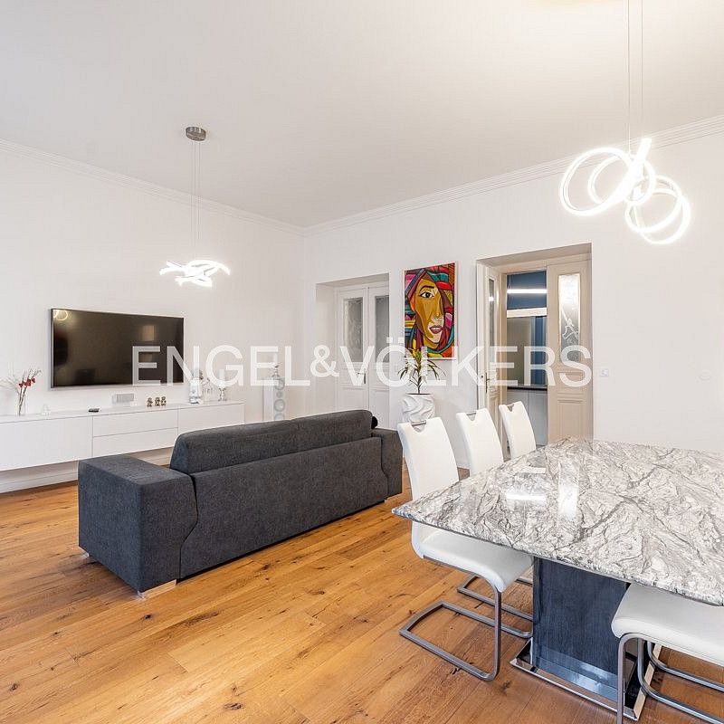 Pronájem bytu 2+1 84 m² - Photo 1