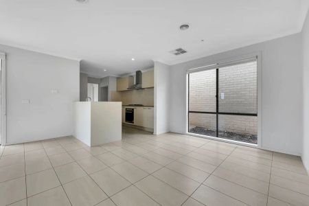 “A Place To Call Home In PointCook” - Photo 3