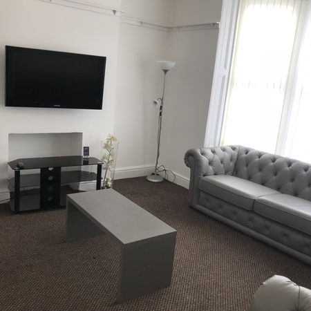 4 Bed Student Home in Liverpool - Photo 3