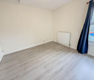 2 bedroom property to rent - Photo 3