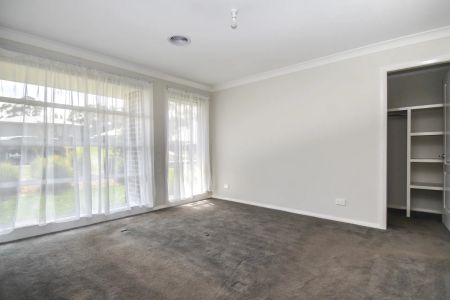 Relaxed Living Backing Onto Nature Reserve - Photo 3