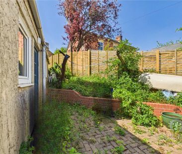 2 bedroom semi-detached house to rent - Photo 3
