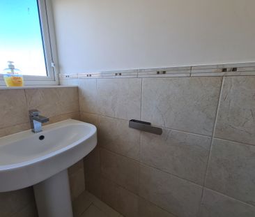 3 bedroom terraced house to rent - Photo 6