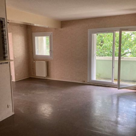 LOCATION APPARTEMENT T2 Bis, POITIERS, BEAULIEU, RESIDENCE GRAND GOULE - Photo 3