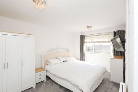 3 bedroom terraced house to rent - Photo 3
