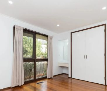 7/2-4 Rangeview Grove, Balwyn North. - Photo 2