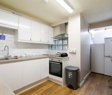 Room 6, East Road, Cambridge - Photo 2