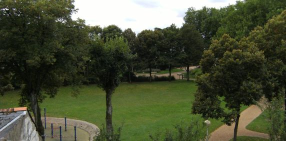 Location Appartement 1 pièce 16m² ANGERS 49100 - Photo 2