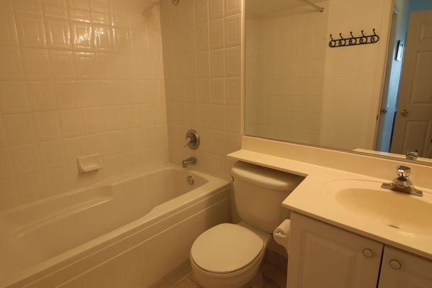 For Lease - 8 Hillcrest Avenue Unit# 2210, Toronto, Ontario - Photo 1