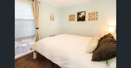 Modest 3 bedroom home - Photo 5