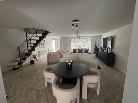 3 bedroom detached house to rent - Photo 3