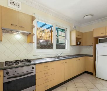 Charming Two-Bedroom Residence in the Heart of Haberfield - Photo 4