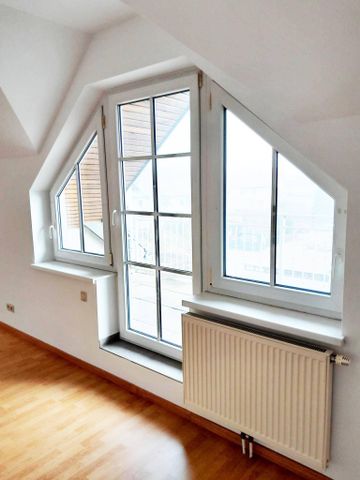 Große Dachgeschosswohnung mit 3 Zimmern und Terrasse! - Foto 5