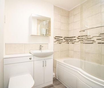 3 bedroom link detached house to rent - Photo 6