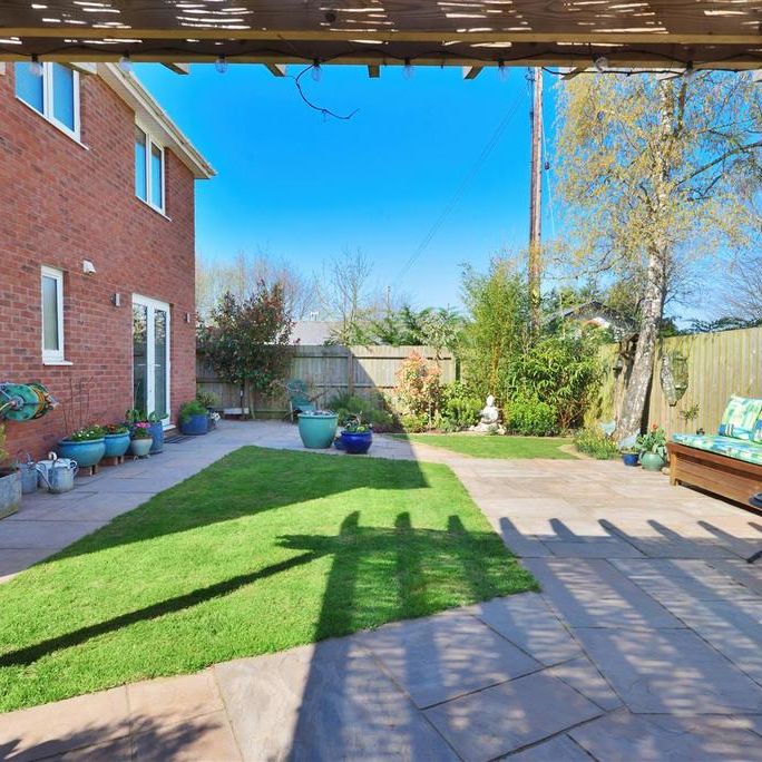 4 bedroom detached house to rent - Photo 1