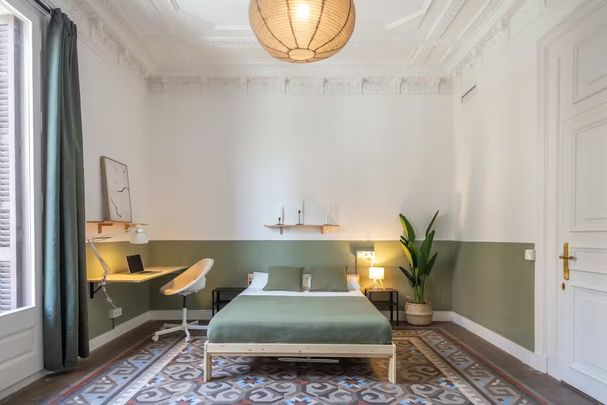 Via Laietana, Barcelona, Catalonia 08003 - Photo 1