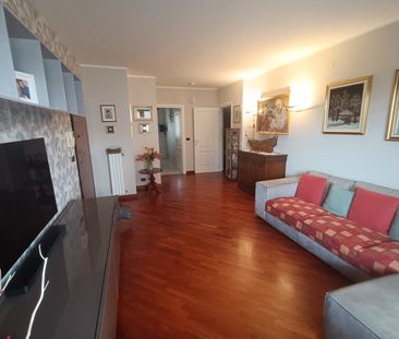 Grugliasco – affittasi quadrilocale parzialmente arredato - Photo 2