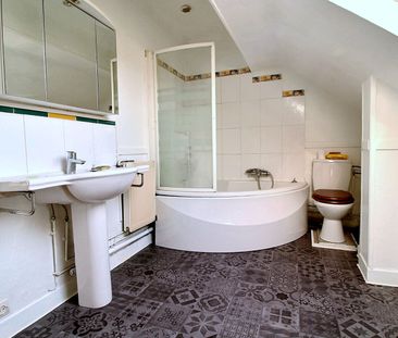 Location maison 7 pièces, 128.00m², La Verrière - Photo 2