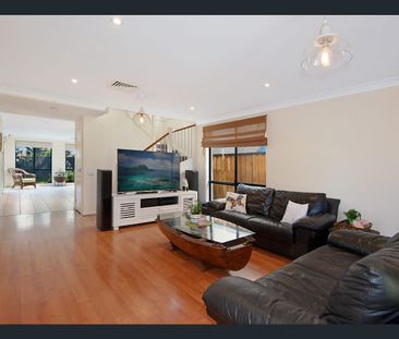 Modern family home in a very convenient location. - Photo 1