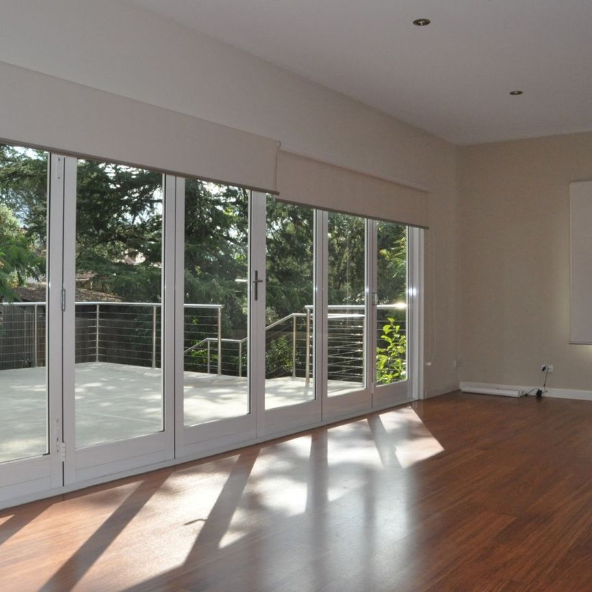 EXECUTIVE RESIDENCE - Photo 1