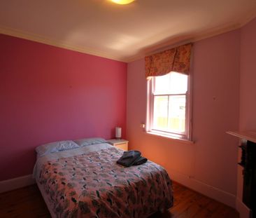 Centrally Cottage-Style Home - FURNISHED - Photo 6