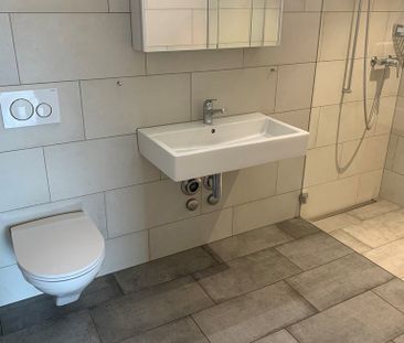 "Moderne Attika-Wohnung in Wädenswil zu vermieten" - Photo 5
