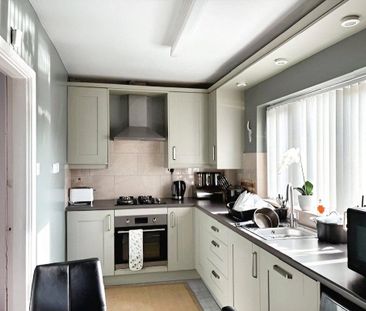 3 bedroom end of terrace house to rent - Photo 6