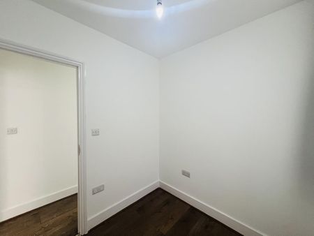 3 bedroom flat to rent - Photo 5