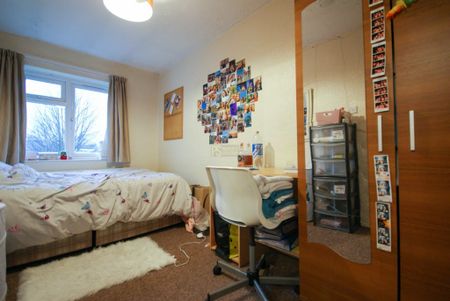 214 Dawlish Road - Photo 2