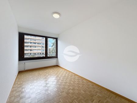 Spacious apartment in the heart of Florissant, 3 bedrooms - Photo 2