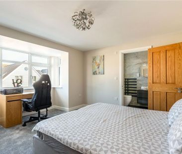 4 bedroom semi-detached house to rent - Photo 3