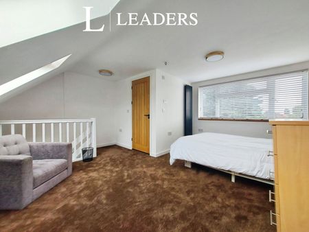 4 bedroom house to rent Hedingham Road, RM8 - Photo 4