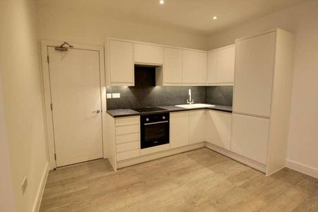 Chichester Road, Southend On Sea, Essex, SS1 - Photo 2