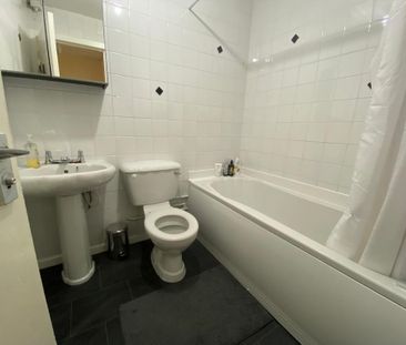 2 bedroom flat to rent - Photo 6