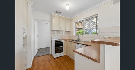 Refreshed Unit Living in Park Holme - Photo 5
