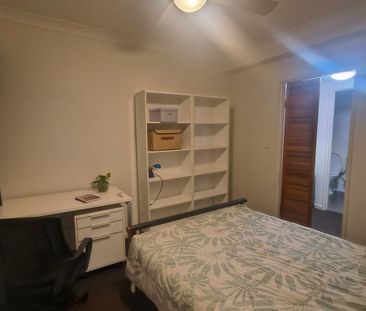 8/300 Sir Fred Schonell Drive, St Lucia, QLD 4067 - Photo 3