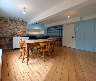 3 bedroom apartment to rent - Photo 6
