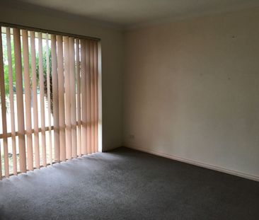 "Well presented Unit in a Secure Complex" - Photo 2