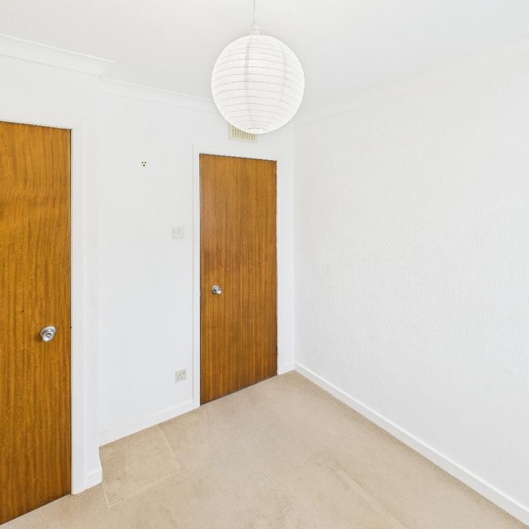 3 bedroom bungalow to rent - Photo 1