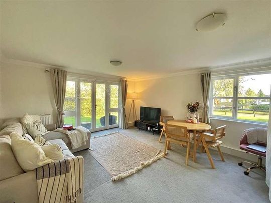 Robertson Road, Berkhamsted, HP4 - Photo 1