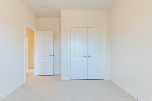 For Lease - 83 Great Falls Boulevard, Hamilton, Ontario - Photo 1