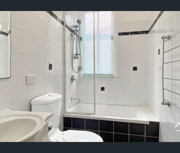 Charming Two-Bedroom Home in Prime Leichhardt Location - Photo 6