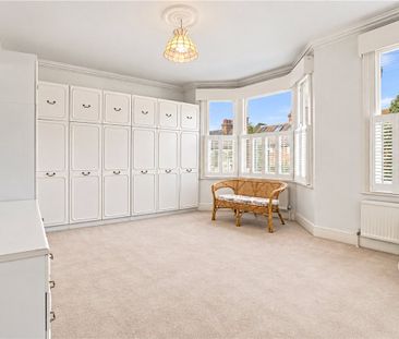 A spacious three double bedroom garden period property located in t... - Photo 4