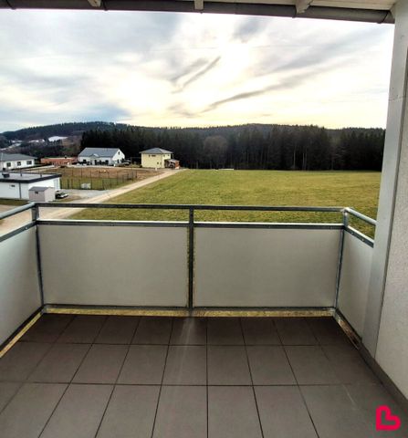 Helle 3-Zimmer Wohnung mit sonniger Loggia und herrlichem Ausblick in Traberg - Foto 2