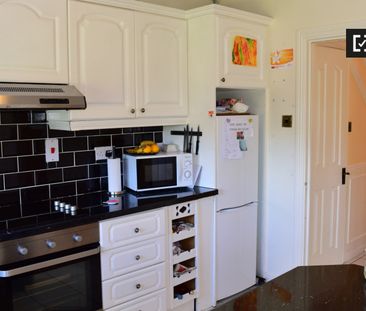 Huge room in 3-bedroom apartment in Tallaght, Dublin - Photo 3