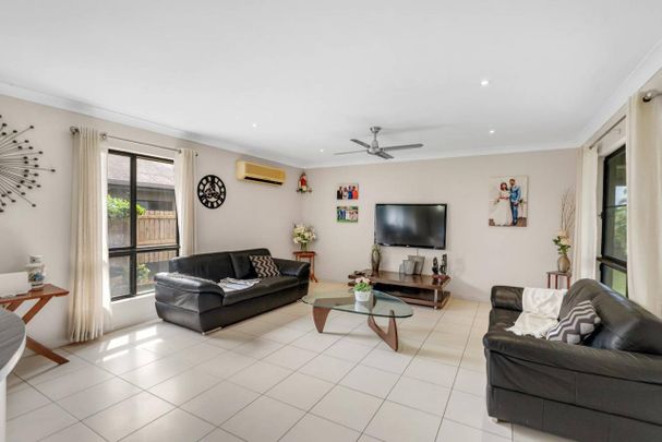 SENSATIONAL LIVING SPACE....SIZE & QUALITY - Photo 1